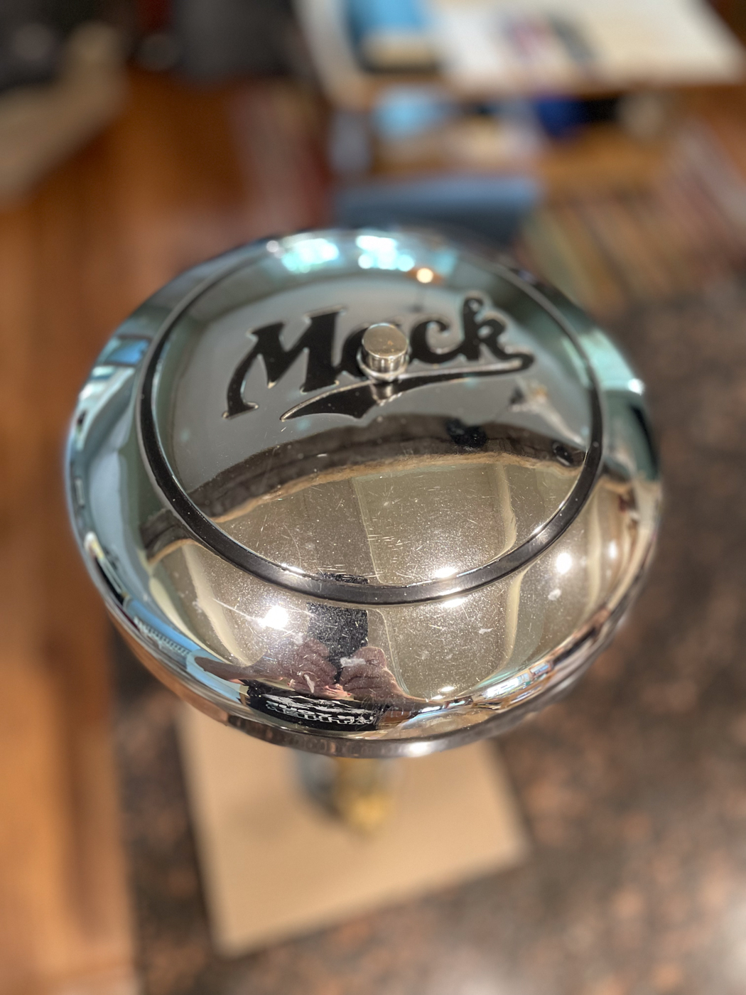 Mack-Truck-Lamp-4